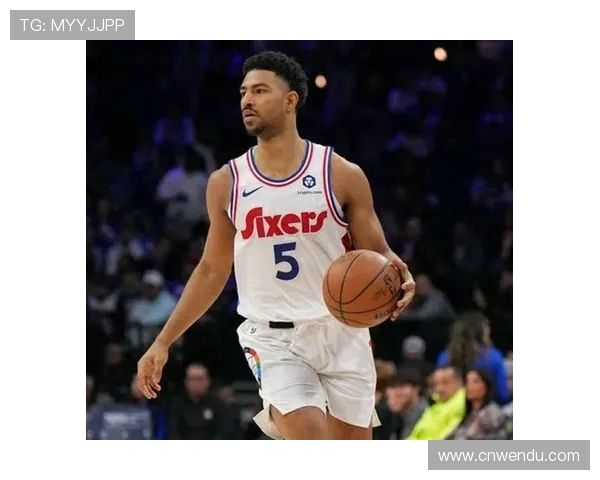 格莱姆斯回应后卫线拥挤问题强调加速比赛节奏提升球队表现